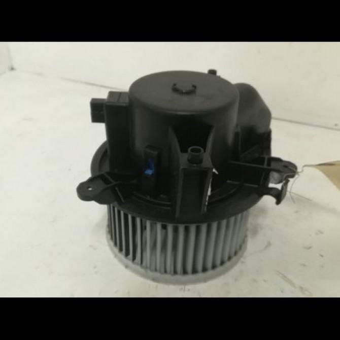 Ventilateur de chauffage occasion FIAT PUNTO II Phase 2 05-2003->10-2009 1.2i 60ch 77362560 1