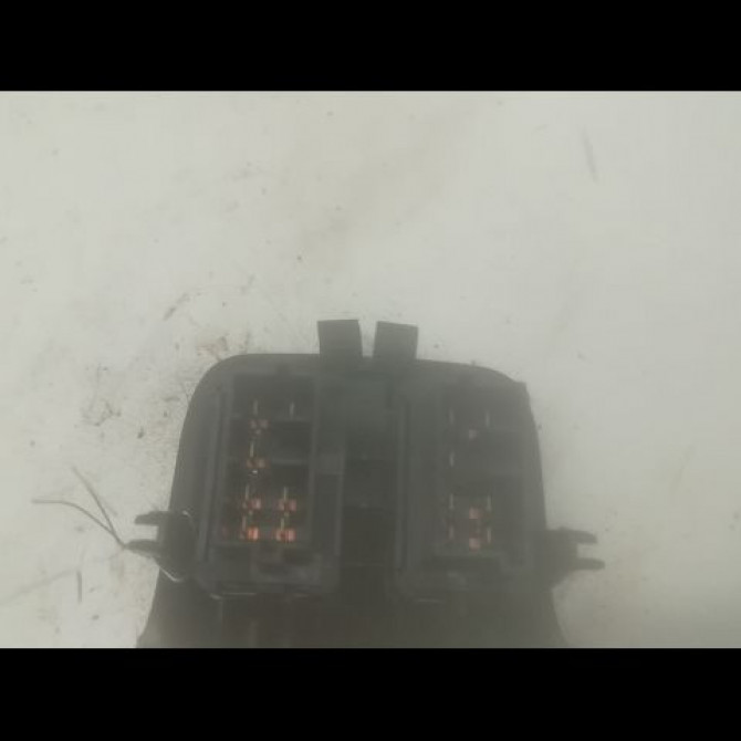 Commande leve-glace porte arrière droite occasion PEUGEOT 206 206 phase 1 SW 2002-06-01->2006-12-31 1.6i 109ch 2