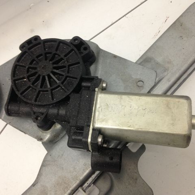 Mecanisme + moteur lève-glace avant droit occasion DACIA SANDERO I Phase 1 06-2008->10-2012 1.2 16v 75ch 8200733828 2