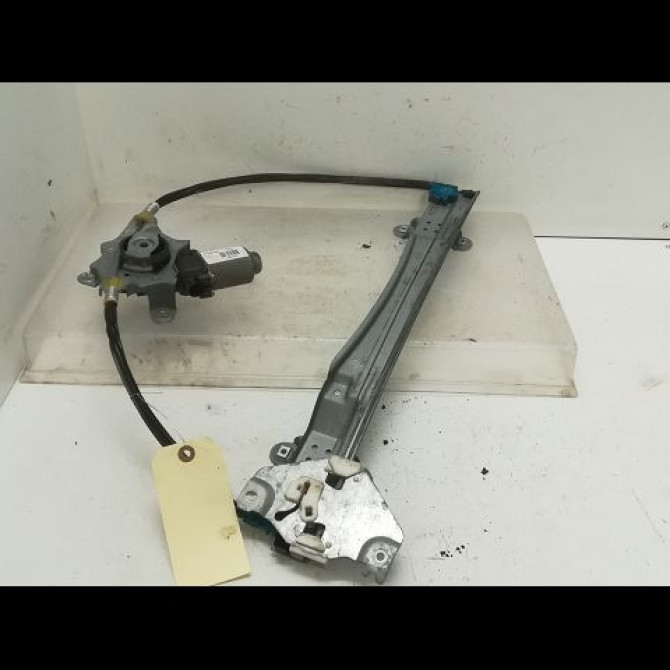 Mecanisme + moteur lève-glace avant droit occasion RENAULT TWINGO II Phase 1 06-2007->11-2011 1.5 DCI 65ch 8200384741 1