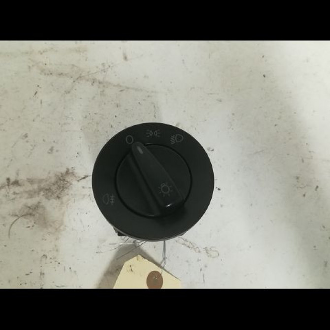 Interrupteur commande de phares occasion VOLKSWAGEN PASSAT IV 1