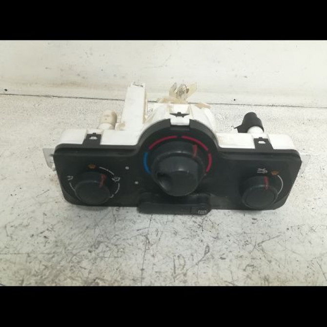 Commande de chauffage occasion RENAULT CLIO III Phase 1 09-2005->03-2009 1.5 DCI 70ch 7701070472 1
