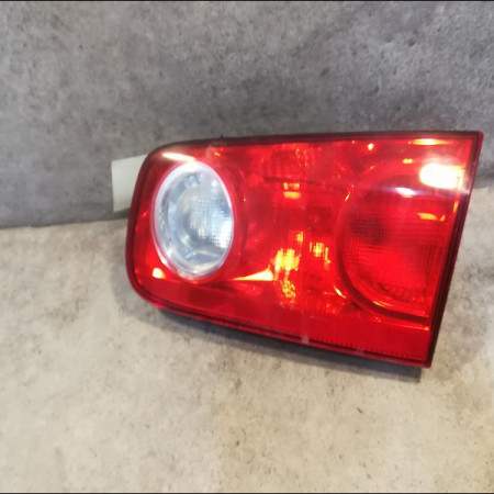 Feu arrière intérieur droit occasion RENAULT LAGUNA II Phase 2 03-2005->09-2007 1.9 DCI 110ch 8200262111