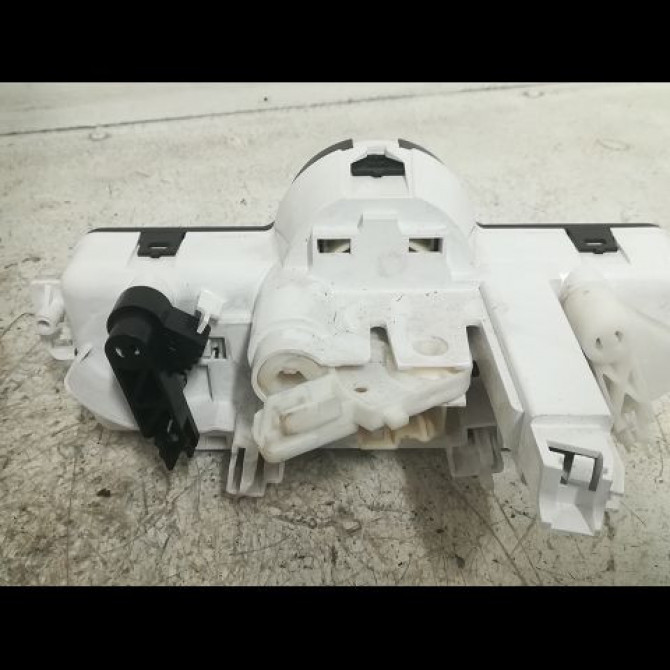 Commande de chauffage occasion RENAULT CLIO III Phase 1 09-2005->03-2009 1.2i 16v 75ch 7701070472 2