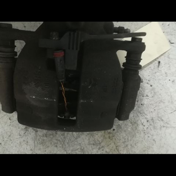 Etrier de frein avant gauche occasion PEUGEOT 407 Phase 1 04-2004->07-2008 2.0 HDI 136ch 2