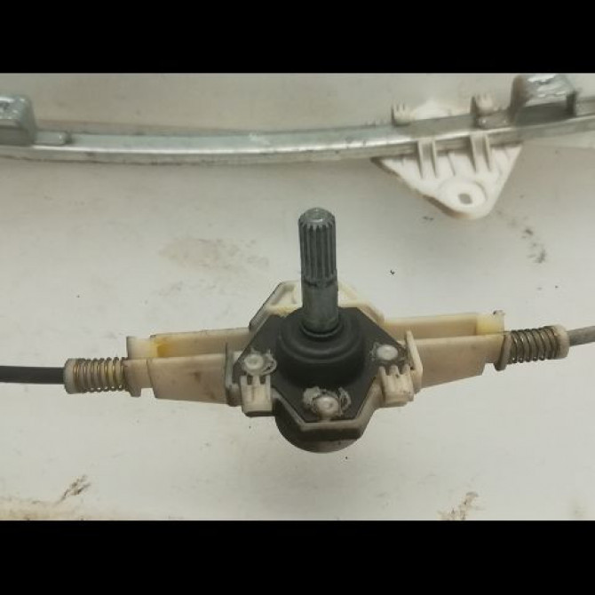 Mecanisme leve-glace arrière droit occasion RENAULT MEGANE I Phase 2 03-1999->06-2003 1.9 DTI 7700834342 2