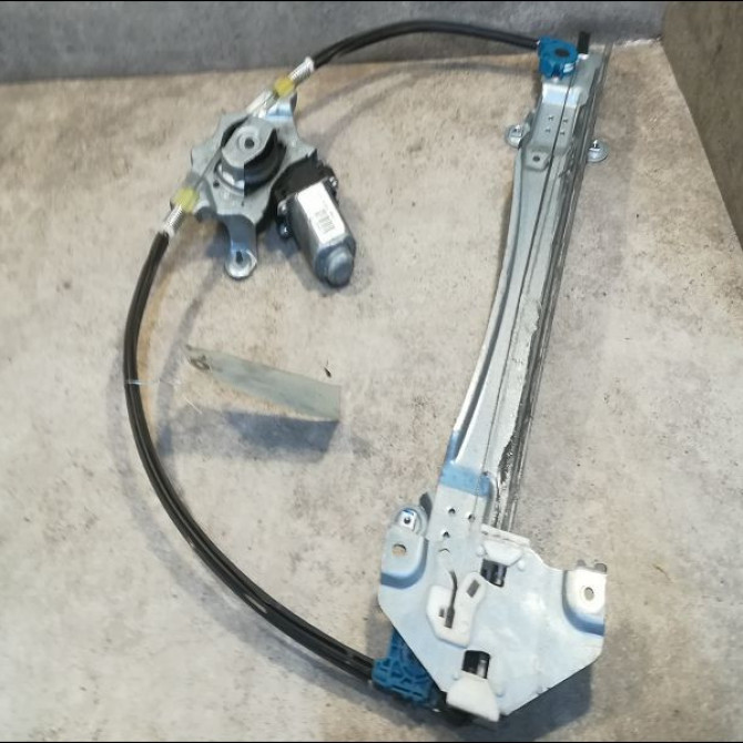 Mecanisme+moteur leve-glace avg occasion RENAULT TWINGO II Phase 1 06-2007->11-2011 1.2i 16v 75ch 8200384743 2