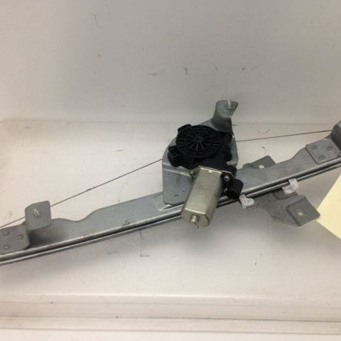 Mecanisme+moteur leve-glace avg occasion DACIA SANDERO I Phase 1 06-2008->10-2012 1.2 16v 75ch 8200733829 1