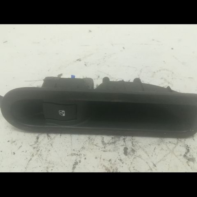 Commande leve-glace porte arrière droite occasion RENAULT MEGANE II Phase 1 BREAK 09-2003->12-2005 1.9 DCI 120ch 1