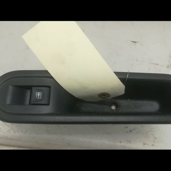 Commande lève-glace porte avant droite occasion RENAULT TWINGO III Phase 1 06-2014->... 0.9 TCE 12v 90ch 1