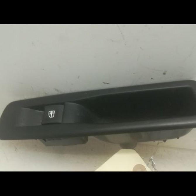 Commande leve-glace porte arrière droite occasion RENAULT MEGANE III MEGANE III Phase 1 BREAK 2009-06-01->2012-01-31 1.5 DCI 90ch 1