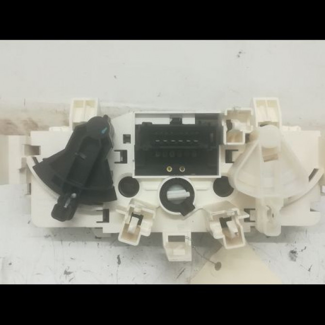 Commande de chauffage occasion PEUGEOT 1007 Phase 1 04-2005->12-2010 1.4 HDI 6451KQ 2