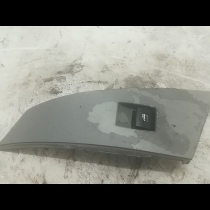 Commande leve-glace porte arrière droite occasion B.M.W. SERIE 5 V Phase 1 07-2003->03-2007 530d 218ch 61316951971 1