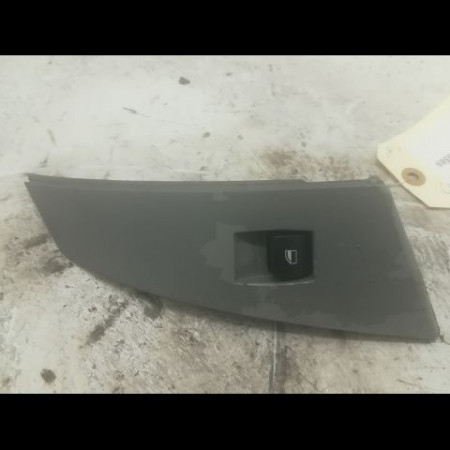 Commande leve-glace porte arrière gauche occasion B.M.W. SERIE 5 V Phase 1 07-2003->03-2007 530d 218ch 61316951972