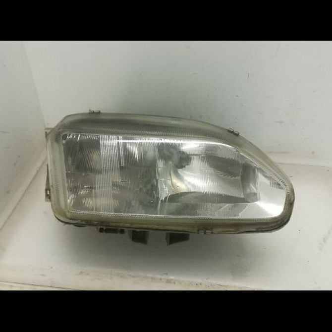 Phare droit occasion RENAULT SAFRANE Phase 2 09-1996->08-2000 2.5 7701035043 1