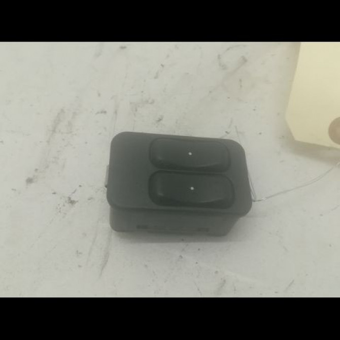 Commande lève-glace porte avant gauche occasion OPEL CORSA III Phase 1 10-2000->08-2003 1.7 DI 16v 24411030 1