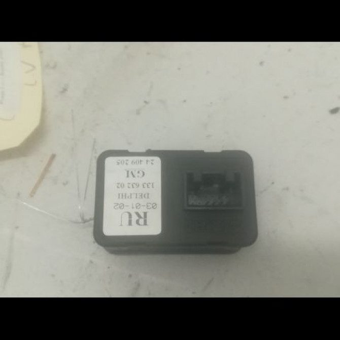 Commande lève-glace porte avant gauche occasion OPEL CORSA III Phase 1 10-2000->08-2003 1.7 DI 16v 24411030 2