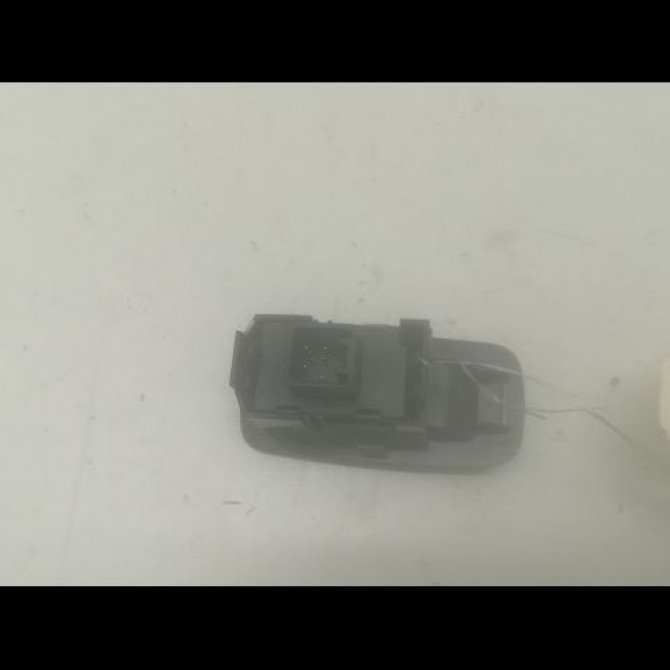 Commande leve-glace porte arrière droite occasion TOYOTA COROLLA VERSO II phase 2 06-2007->05-2009 2.2D 136ch 848100F010 2