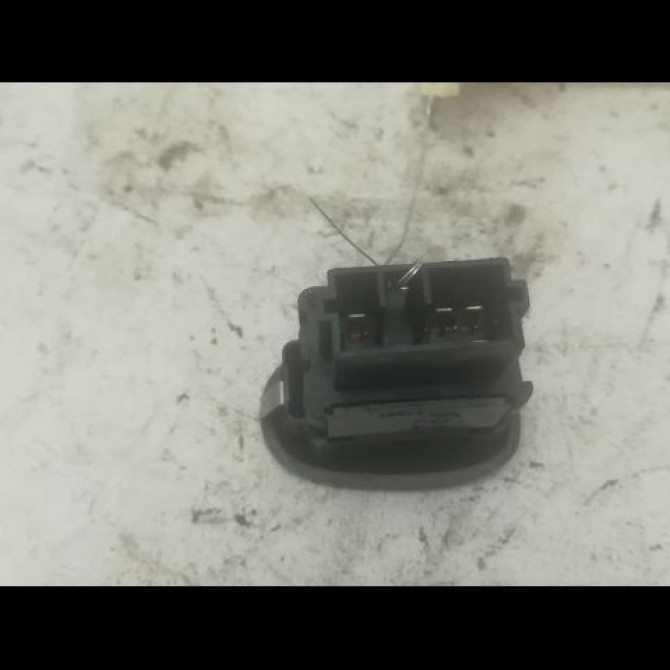 Commande leve-glace porte arrière gauche occasion CITROEN C3 I Phase 2 10-2005->12-2010 1.4 HDi 70ch 2