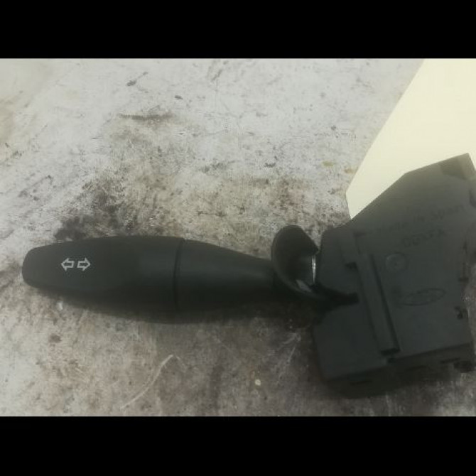 Commande clignotant occasion FORD FIESTA V Phase 2 10-2005->10-2008 1.4 TDCI 1379849 1