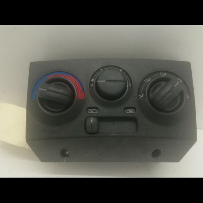 Commande de chauffage occasion FIAT PUNTO I Phase 1 11-1993->10-1999 1.1i 54ch 714302060 1