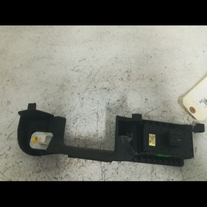 Commande lève-glace porte avant gauche occasion AUDI A8 II Phase 2 LONG 12-2007->12-2009 4.2 FSI 350ch 2