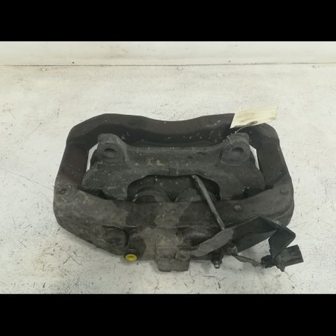 Etrier de frein avant droit occasion AUDI A8 II Phase 2 LONG 12-2007->12-2009 4.2 FSI 350ch 4F0615124 2