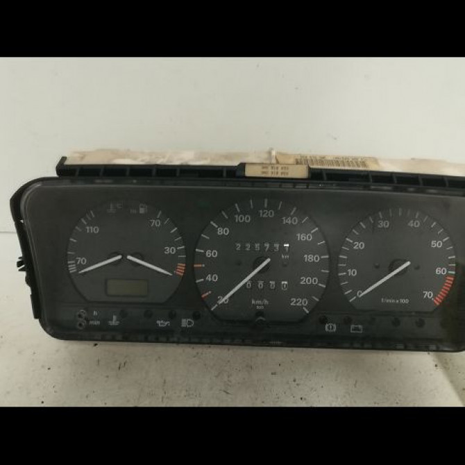 Compteur occasion VOLKSWAGEN PASSAT III Phase 2 11-1993->09-1996 1.8i 90ch 1