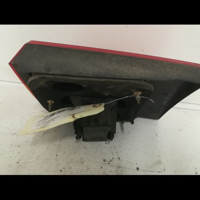 Feu arrière interieur gauche occasion VOLKSWAGEN PASSAT III Phase 2 11-1993->09-1996 1.8i 90ch 2