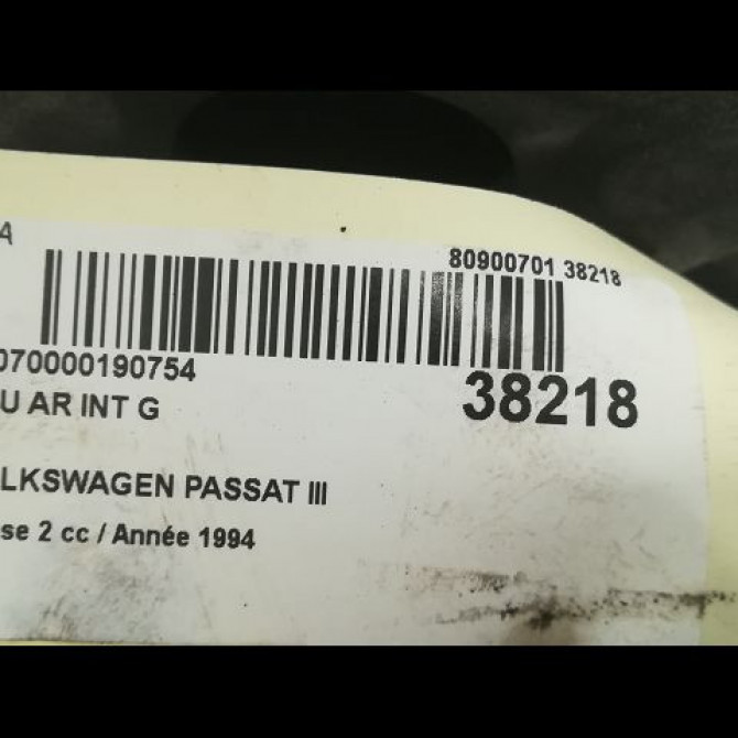 Feu arrière interieur gauche occasion VOLKSWAGEN PASSAT III Phase 2 11-1993->09-1996 1.8i 90ch 3