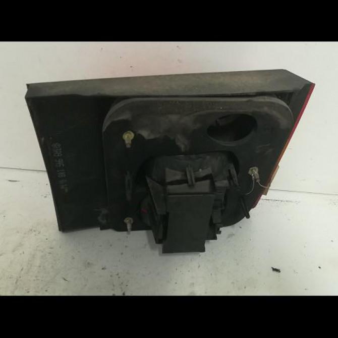Feu arrière intérieur droit occasion VOLKSWAGEN PASSAT III Phase 2 11-1993->09-1996 1.8i 90ch 2