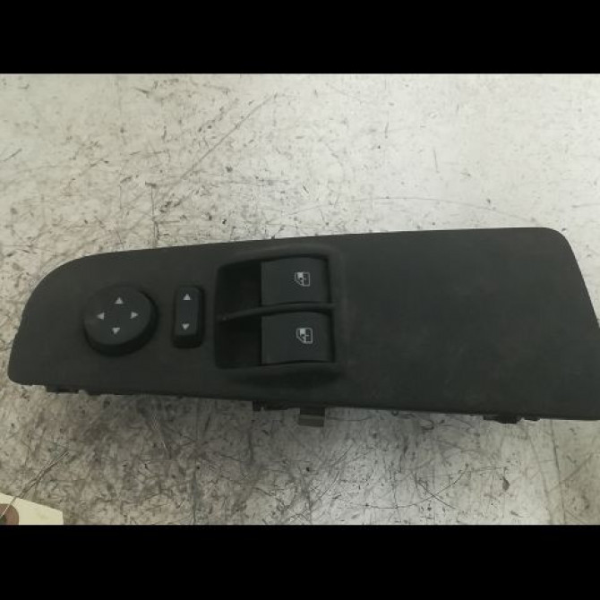 Commande lève-glace porte avant gauche occasion ALFA ROMEO 159 Phase 1 09-2005->05-2013 2.4 JTDm 200ch 71744257 1