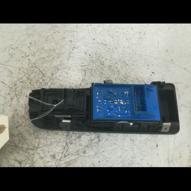 Commande lève-glace porte avant gauche occasion ALFA ROMEO 159 Phase 1 09-2005->05-2013 2.4 JTDm 200ch 71744257 2