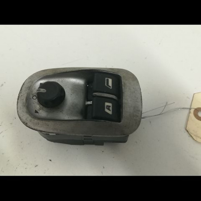 Commande lève-glace porte avant droite occasion PEUGEOT 206 + Phase 1 03-2009->05-2013 1.4 HDI 70ch 1