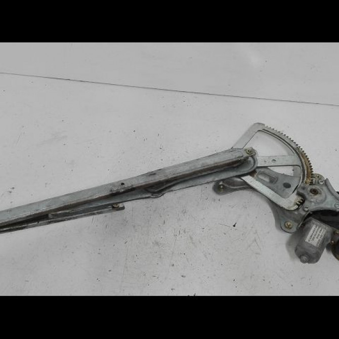 Mecanisme+moteur leve-glace arg occasion TOYOTA COROLLA VERSO II Phase 1 05-2004->06-2007 115 D-4D 698400F020 2