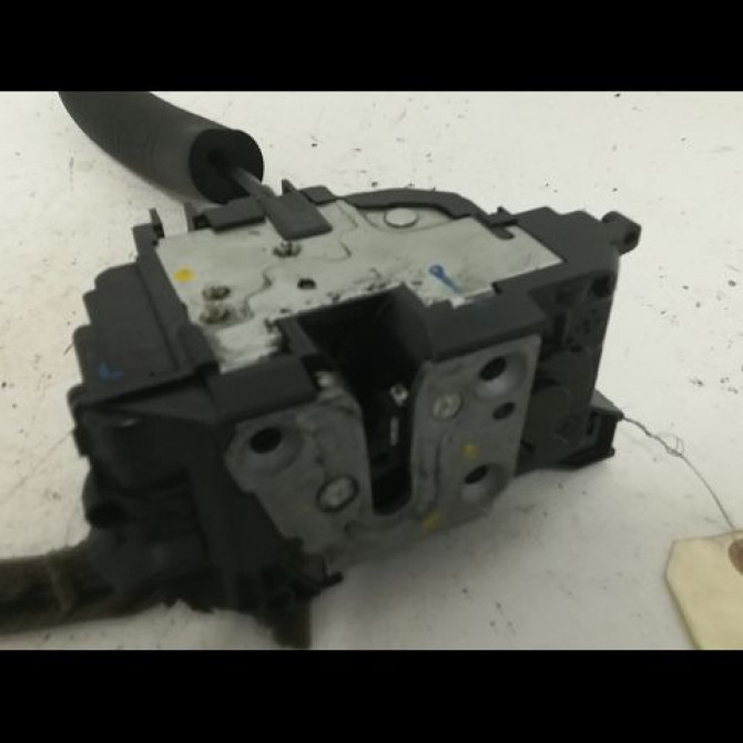 Serrure porte arg occasion RENAULT MEGANE III Phase 2 01-2012->06-2014 1.5 DCI 90ch 825030002R 2