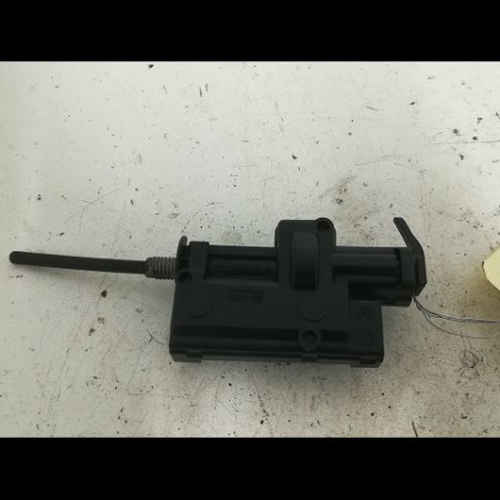 Actionneur portillon aile ard occasion RENAULT MEGANE III Phase 2 01-2012->06-2014 1.5 DCI 90ch