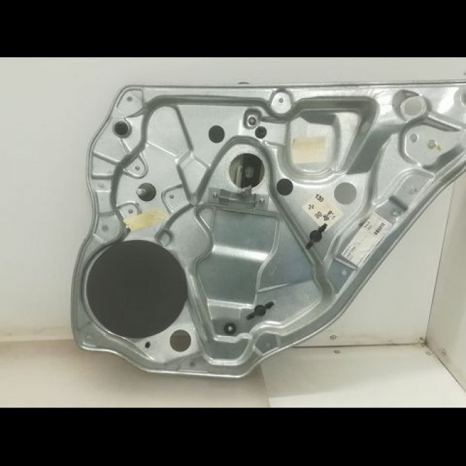 Mecanisme leve-glace arrière droit occasion VOLKSWAGEN POLO IV Phase 2 05-2005->09-2009 1.4 TDI 70ch 6Q4839462E 1