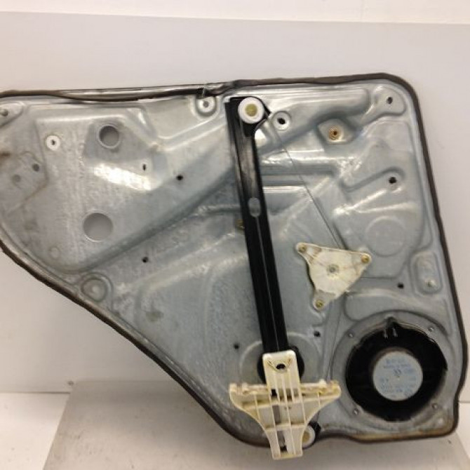 Mecanisme+moteur leve-glace ard occasion VOLKSWAGEN PASSAT IV Phase 2 10-2000->03-2005 1.9 TDI 130ch 3B5839656C 2