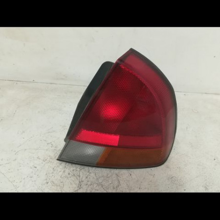 Feu arrière droit occasion MITSUBISHI CARISMA phase 1 10-1996->12-1999