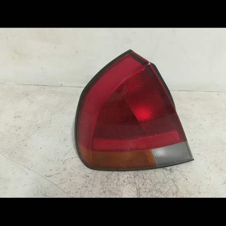 Feu arrière gauche occasion MITSUBISHI CARISMA phase 1 10-1996->12-1999