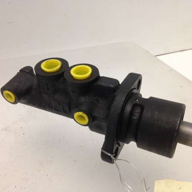 Maitre cylindre occasion RENAULT TWINGO I Phase 1 04-1993->08-1998 e 7700820232 2