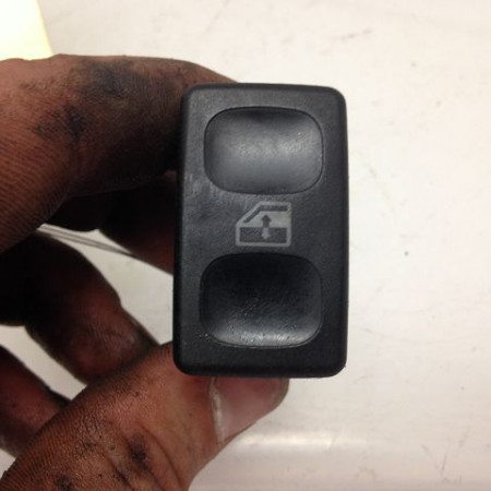 Commande lève-glace porte avant gauche occasion SEAT IBIZA II Phase 2 05-1996->09-1999 1.4