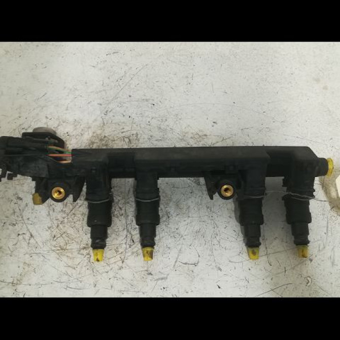 Rampe injection occasion RENAULT TWINGO I Phase 1 04-1993->08-1998 1.2i 55ch 7700870914 2