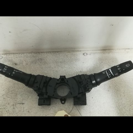 Bloc commodos occasion HYUNDAI I 20 I Phase 1 04-2009->06-2012 1.2i 78ch