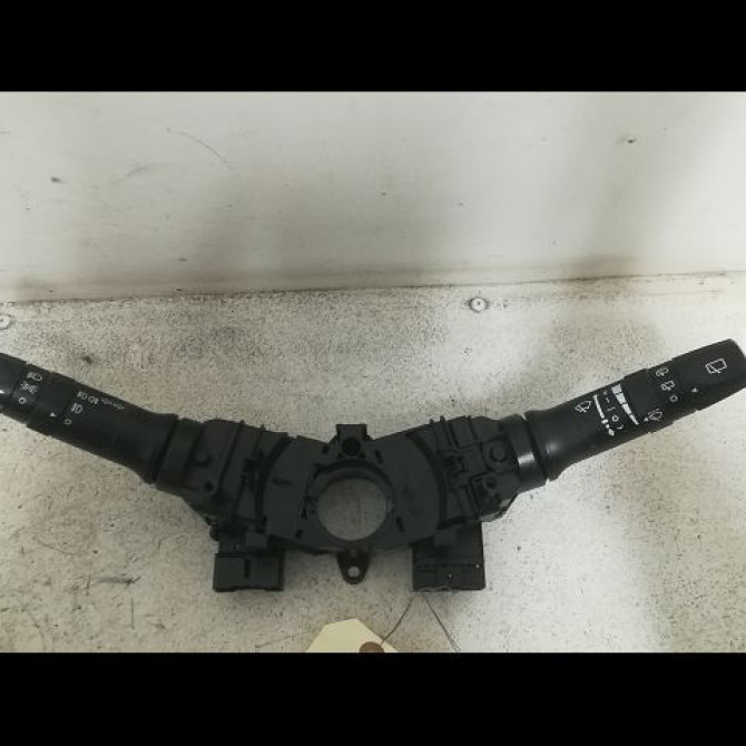 Bloc commodos occasion HYUNDAI I 20 I Phase 1 04-2009->06-2012 1.2i 78ch 1