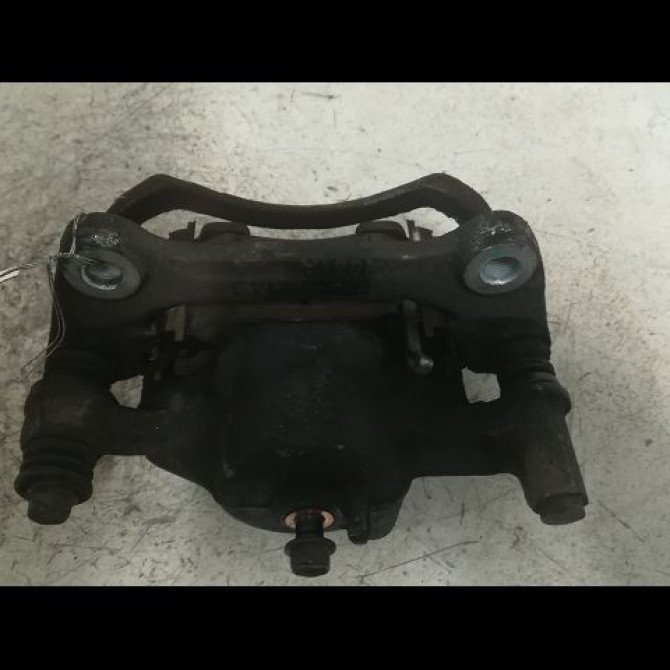 Etrier de frein avant gauche occasion HYUNDAI I 20 I Phase 1 04-2009->06-2012 1.2i 78ch 2