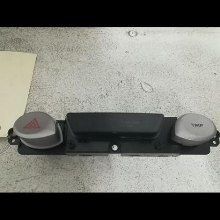 Bouton de warning occasion HYUNDAI I 20 I Phase 1 04-2009->06-2012 1.2i 78ch