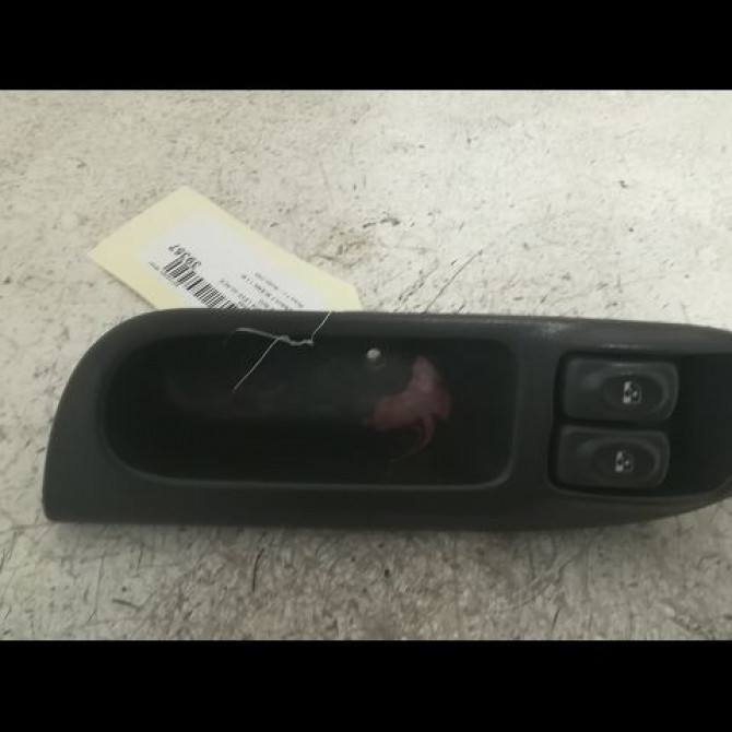 Commande lève-glace porte avant gauche occasion RENAULT SCENIC I Phase 2 08-1999->06-2003 1.6i 107ch 7700432963 1