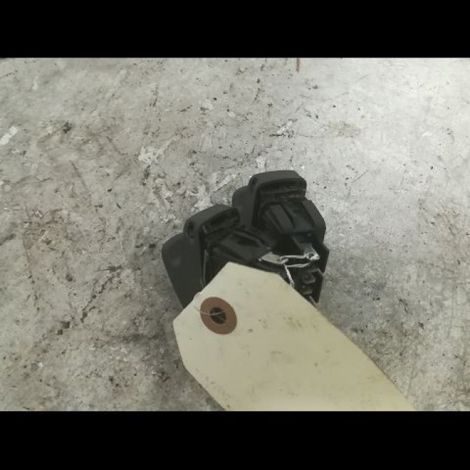 Commande lève-glace porte avant gauche occasion RENAULT CLIO II Phase 1 03-1998->06-2001 1.4i 8v 75ch 7700421119 2